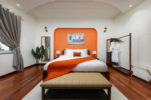 1000m2 Private Villa Tay Ho 5min to West Lake 8BR