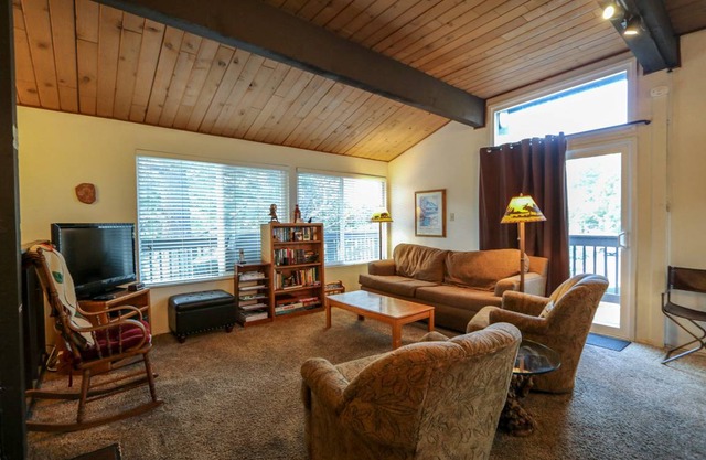 102 m² Condo ∙ 2 bedrooms ∙ 6 guests