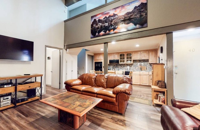 107 m² Condo ∙ 1 bedroom ∙ 6 guests