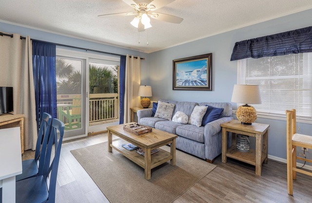 109 Breakers: Beachside Villa with Free Bikes & Beach Chairs