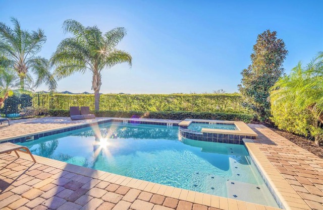 10BR Luxury Mansion w Private Pool & Netflix