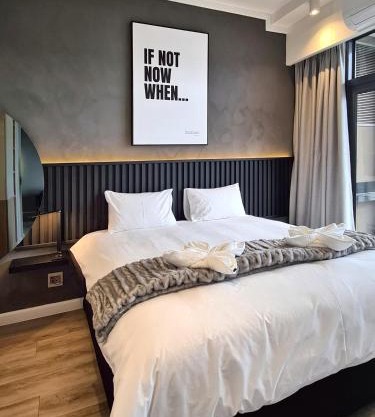 11 Floors in the Sky - Luxurious 1 Bedroom