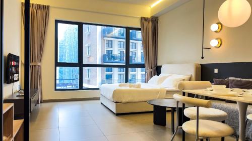 11 Mossaz skypool 5mins to 1U and Ikea atEmpire City by Light House