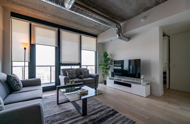 (1102)Downtown Glasshouse Luxury 1 Bdr (311)