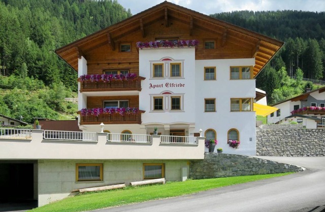 112 m² Apartment ∙ 6 bedrooms ∙ 13 guests