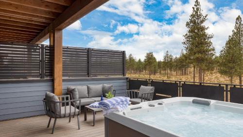 1127 Aerie Buyout 2 Units w Hot TubMountain Views Near Downtown