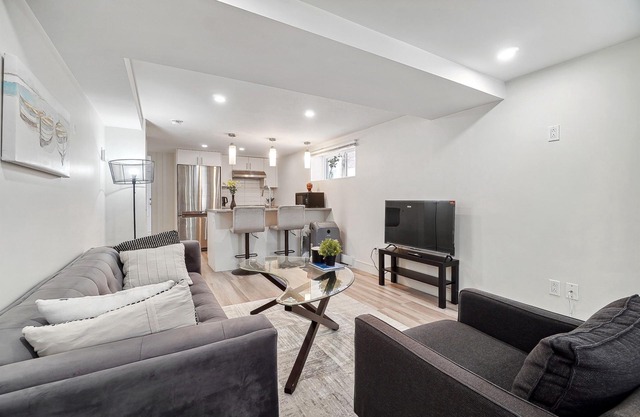 #116 Roomy, Renovated, Cote-Des-Neiges area