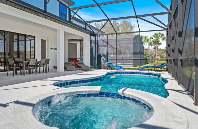 1209-9-b -mansion Themed With Pool Near Disney