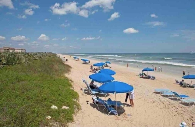 1212 beautiful spacious 3 bed 2 bath villa at the ocean.