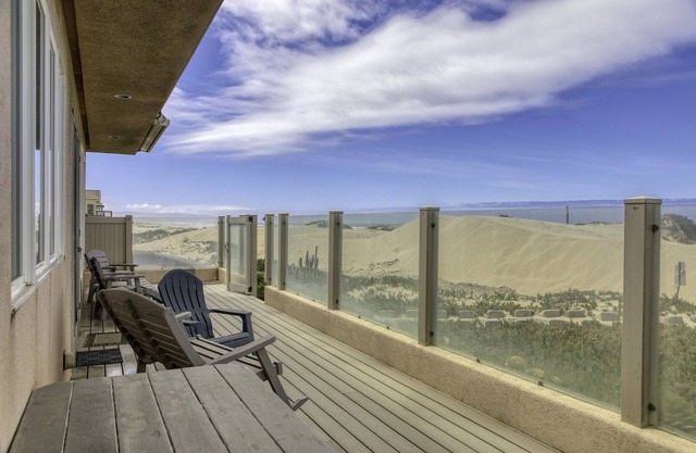 1460 Strand Way 2 Bedroom Home by Redawning