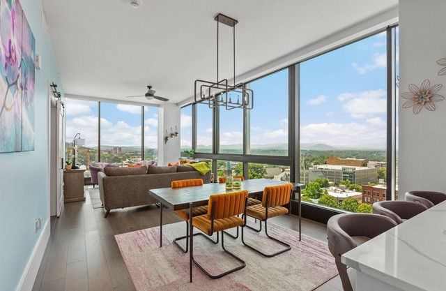 15% OFF - Endless Sunset Retreat | 10th floor Condo in Downtown, Panoramic Mountain Views