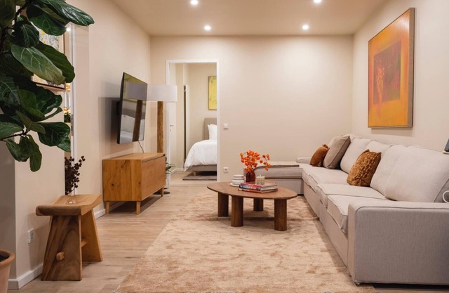 152 m ² Design Apart/10 pers./near Alex/children/parking lot