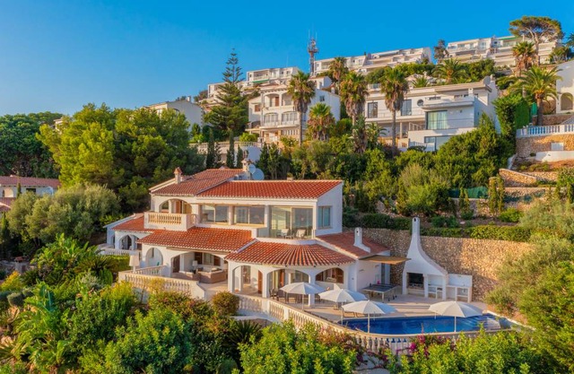 1598 m² Villa ∙ 5 bedrooms ∙ 12 guests