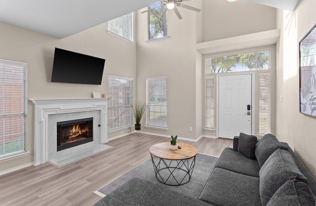 15mins from DFW/sleeps8/free parking/pet friendly