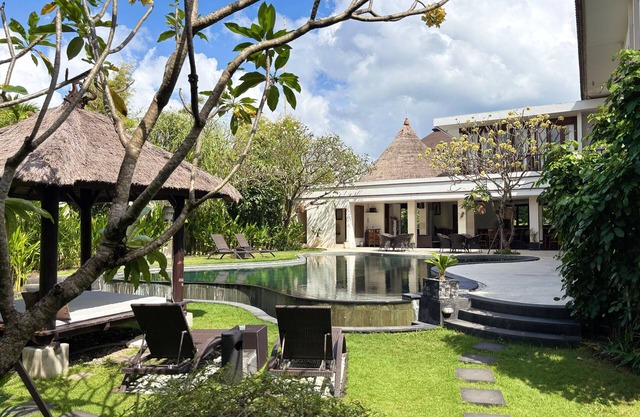16 Bedroom Villa Riverside Legian