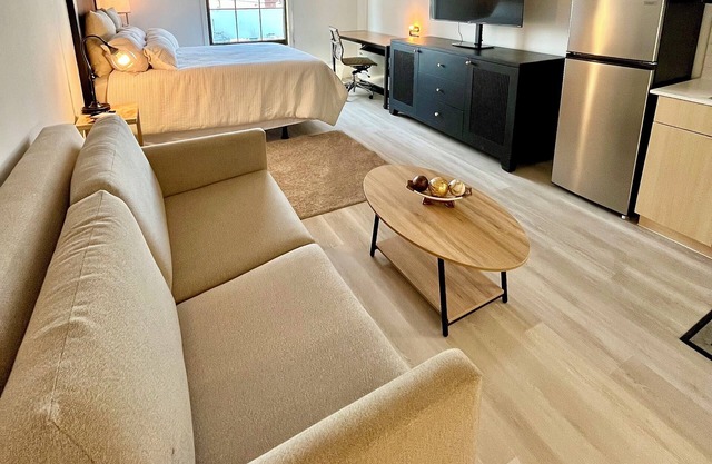 1650/month Sweet Landing, WiFi, fitness room in Baltimore