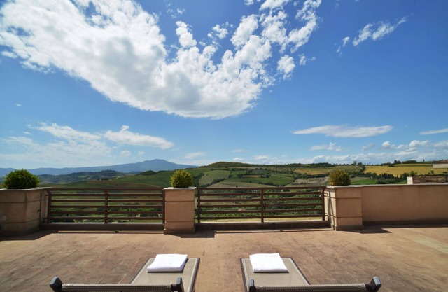 1700 square feet, 2 bedrooms, 2 bathrooms, kitchen & living, panoramic terrace