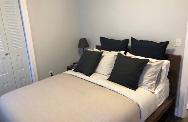 1703 1D · Outstanding 1bed Apt/20 min to NYC-Parking Avail