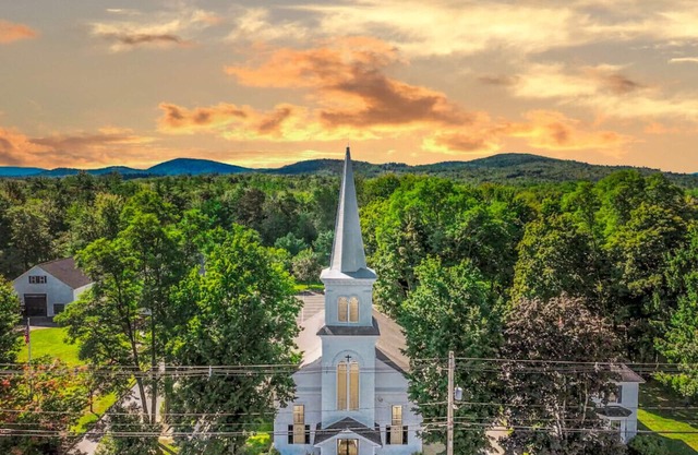 1826 Conway Renovated Church | 5 Bedroom, Lake Access