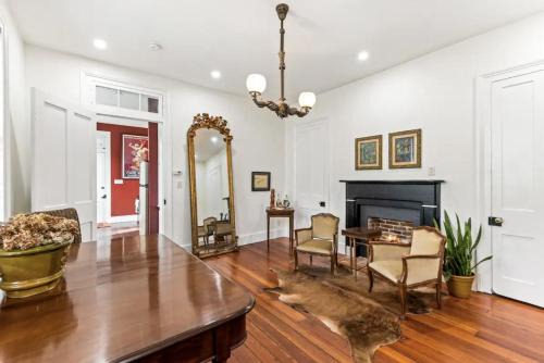 1864 Little Brick - 1 Bed, 1 Bath, Full Kitchen, Pet Friendly with fee, Washer & Dryer