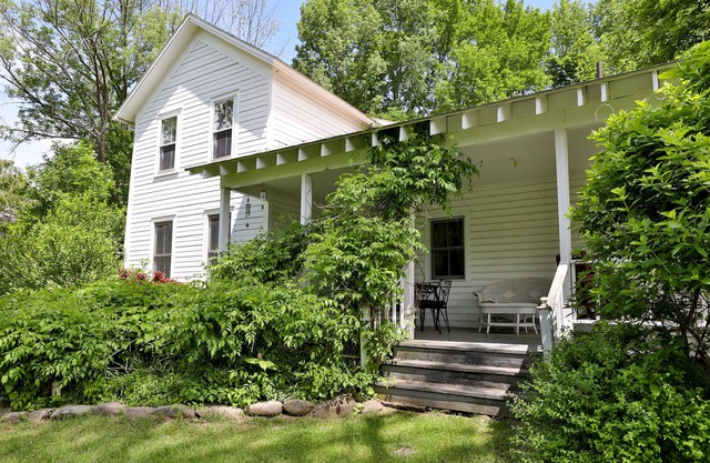 1878 Farmhouse near Phoenicia/Fast Wi-Fi - 10 minutes from Belleayre Mt.