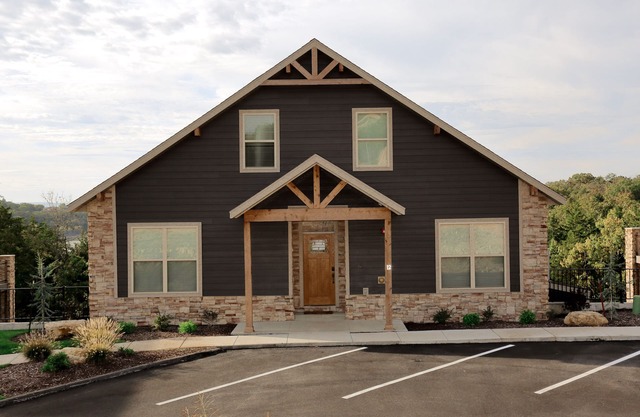 #19 - 7 Bedroom (Antlers Resort)