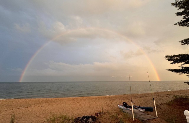 195' of sandy private beach! 5 Bedrooms, Game room - Luxurious Getaway!