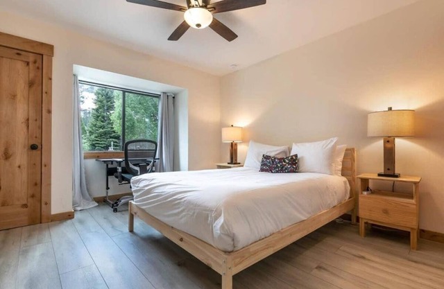 1b1b condo in the Heart of Olympic Valley