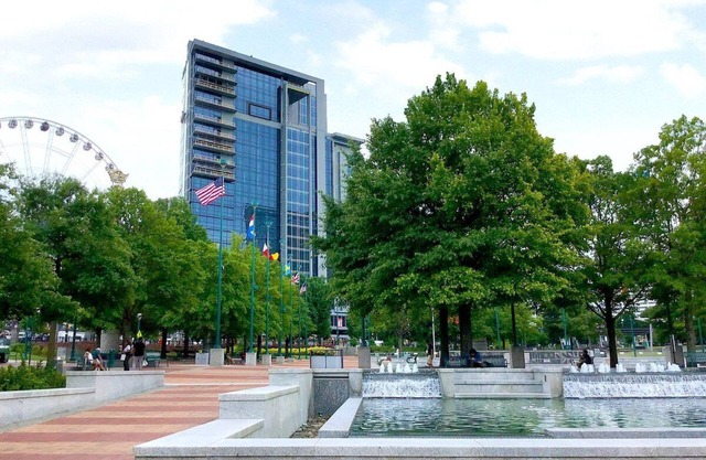 1BD/Atlanta - Downtown w/Rooftop Pool and Pool Bar!