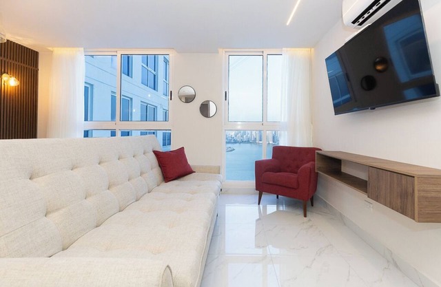 1bdr apartment with incredible views of the city