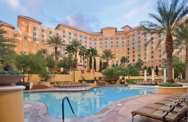 1Bed/1Bath Family Friendly Vegas Resort One Mile from the Strip!