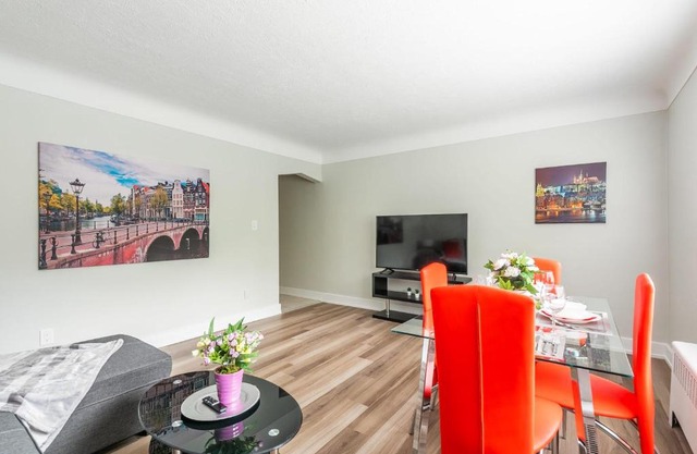 1BR Apt w King Bed & Netflix - Near DT Hamilton