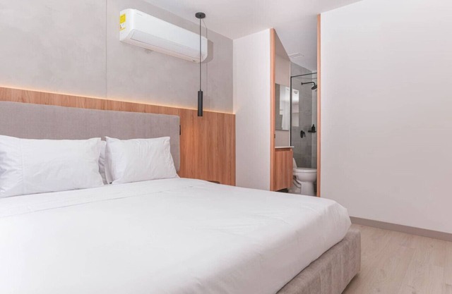 1BR + Jacuzzi – El Poblado, Coworking Ready