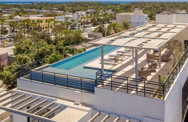 1BR Rooftop & Pool in Cardinal