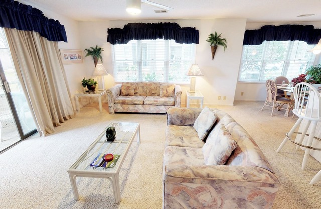 1st Floor 2 BR Villa - Beautiful Views - (RC702)