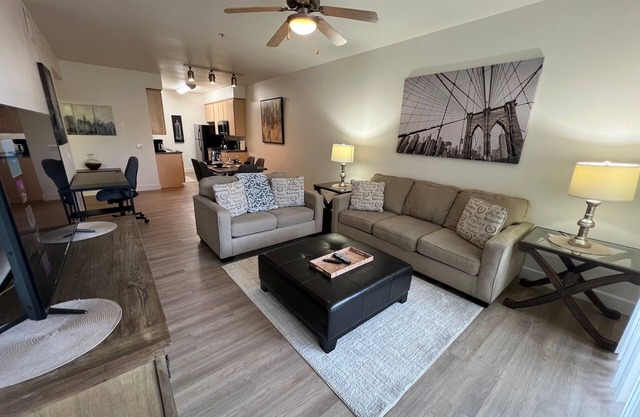 2+2 Beautiful renovated unit in San Fernando Valley/Los Angeles/