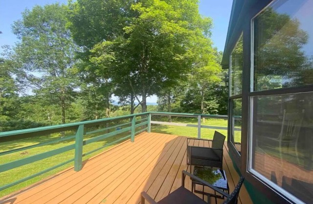 2 Bdrm Mountaintop Escape with the Best Sunset View & Pet Friendly