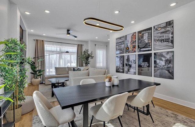 ☀︎ 2-Bed, 2.5-Bath East Nashville Townhome with Rooftop Deck, 1mi to Stadium ☀︎
