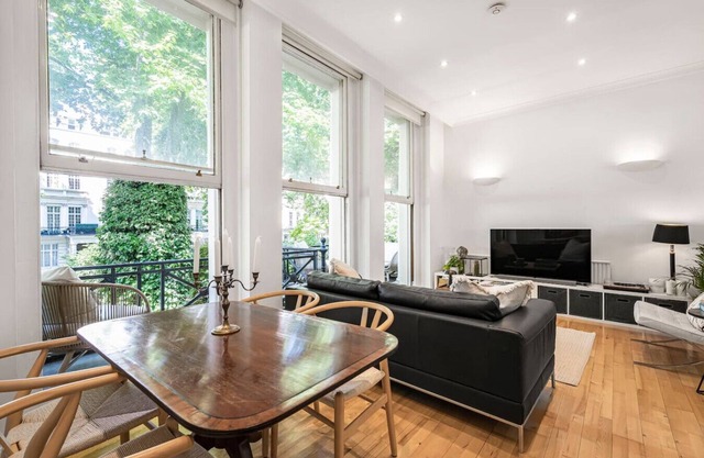 2-Bed Knightsbridge Home