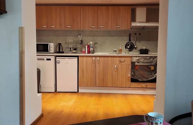 2 Bed Villa - Sleeps 7 - Private Garden - Parking