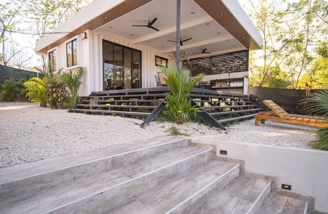 2 Bedroom House with Spacious Outdoor Area and pool