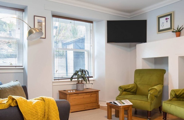 2 bedroom accommodation in City of Edinburgh