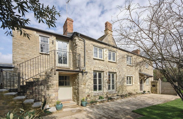 2 bedroom accommodation in Middle Barton, near Chipping Norton