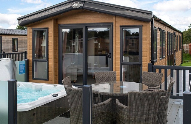 2 bedroom accommodation in Clyst St Mary, Nr Exeter