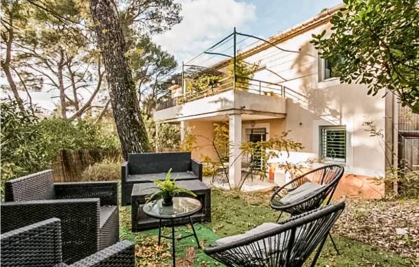 2 bedroom accommodation in Nîmes