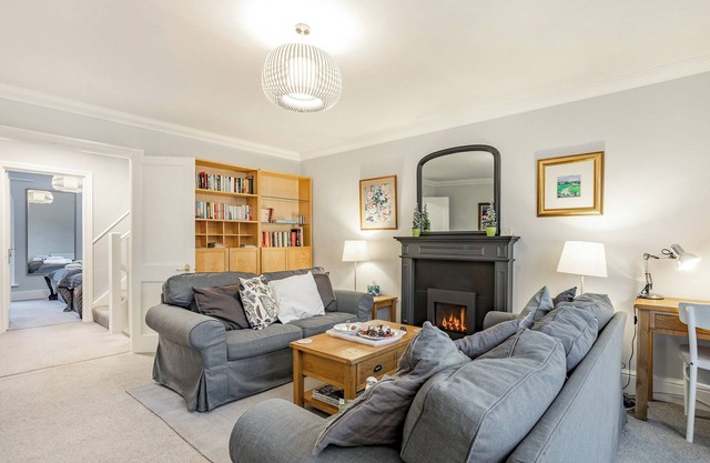 2 bedroom accommodation in Cheltenham, near Gloucester