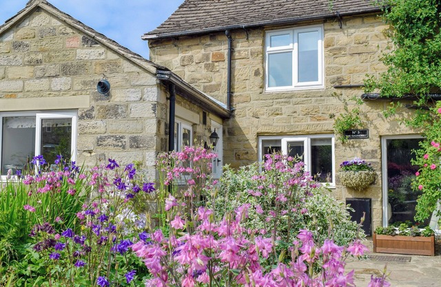 2 bedroom accommodation in Eyam, near Bakewell