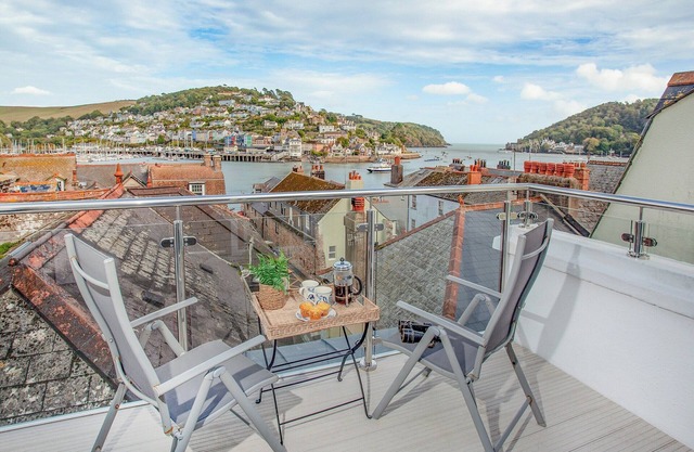 2 bedroom accommodation in Dartmouth