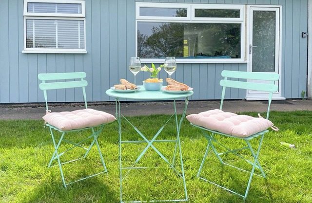 2 bedroom accommodation in Dartmouth