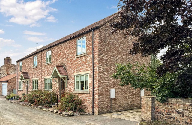 2 bedroom accommodation in Bishop Monkton, near Ripon